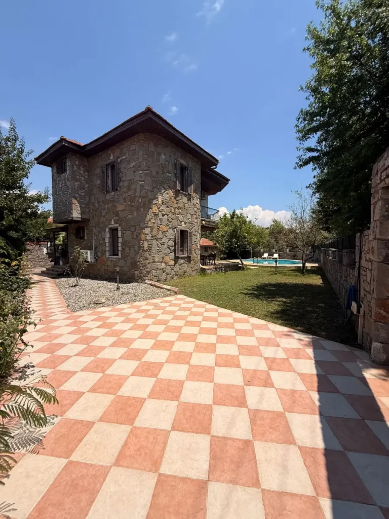 Castle 35