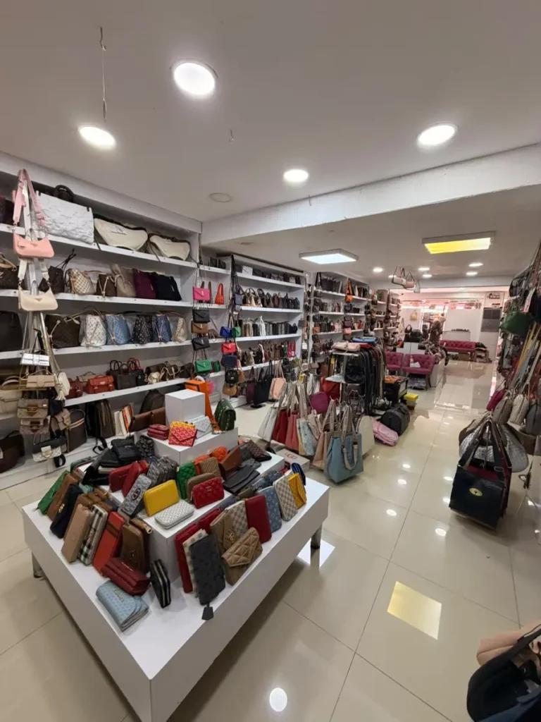 Shop and apartment 6