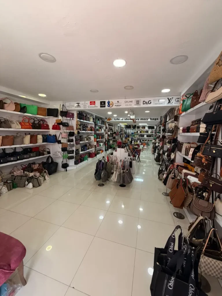 Shop and apartment 7