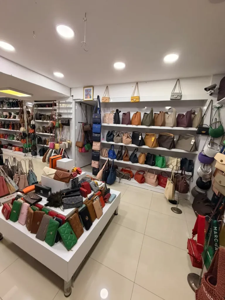 Shop and apartment 8